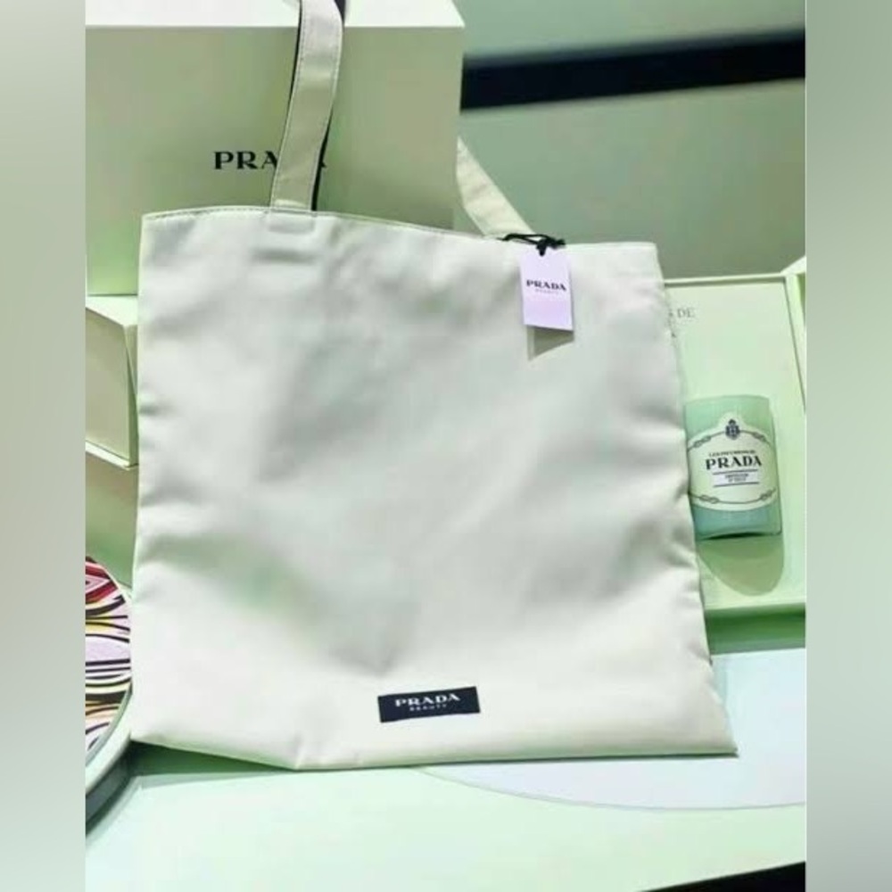 Rare!PRADA Beauty English Pale Green Classic Tote.Large with Small Change wallet